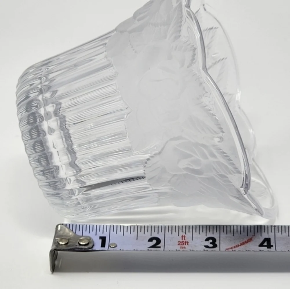 Vintage Mikasa Studio Nova Winter Rose Embossed Ribbed‎ Crystal Vase